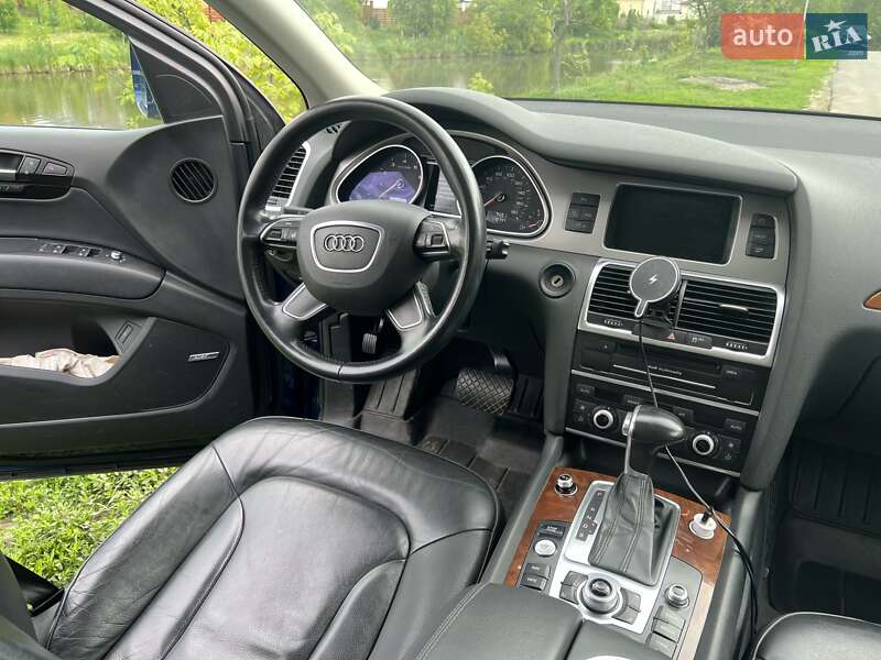 Внедорожник / Кроссовер Audi Q7 2015 в Киеве