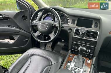 Внедорожник / Кроссовер Audi Q7 2015 в 