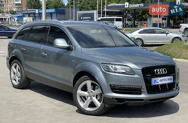 Внедорожник / Кроссовер Audi Q7 2009 в 