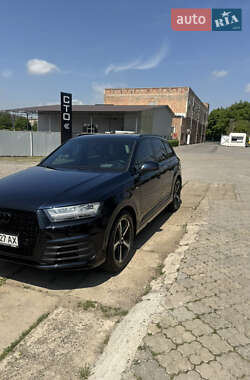 Внедорожник / Кроссовер Audi Q7 2016 в 