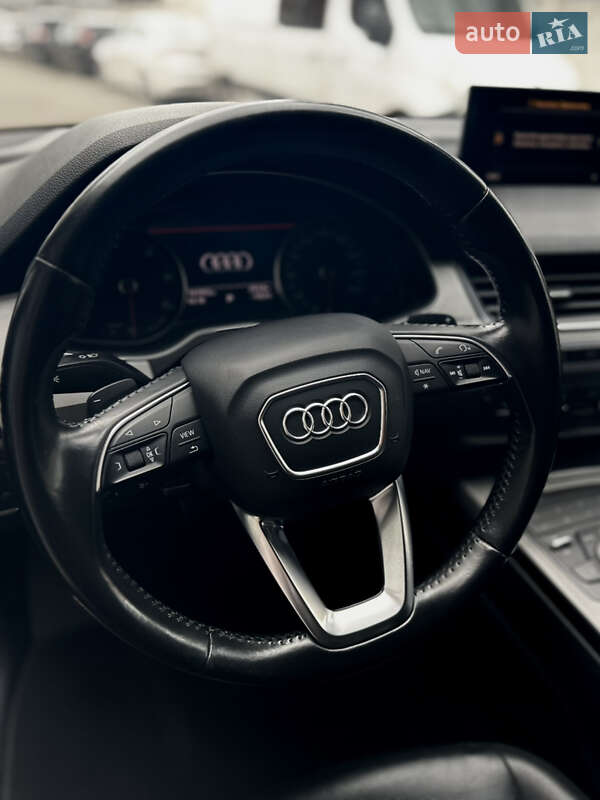 Внедорожник / Кроссовер Audi Q7 2017 в Киеве