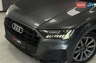 Внедорожник / Кроссовер Audi Q7 2021 в 