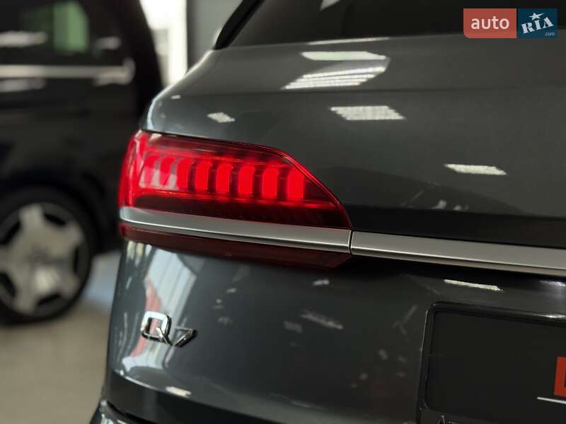 Позашляховик / Кросовер Audi Q7 2021 в Тернополі