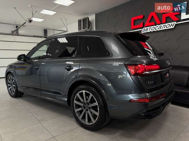 Позашляховик / Кросовер Audi Q7 2021 в Тернополі