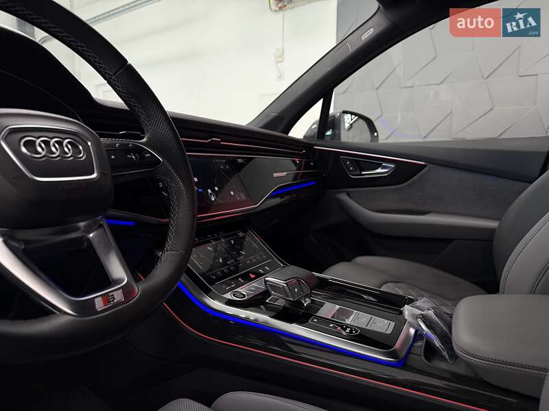Позашляховик / Кросовер Audi Q7 2021 в Тернополі