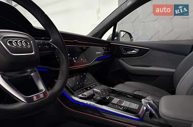 Внедорожник / Кроссовер Audi Q7 2021 в 