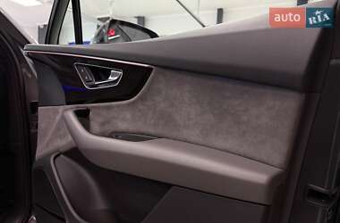 Внедорожник / Кроссовер Audi Q7 2021 в 