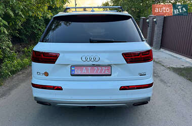 Внедорожник / Кроссовер Audi Q7 2017 в 