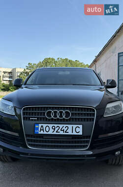 Внедорожник / Кроссовер Audi Q7 2009 в 