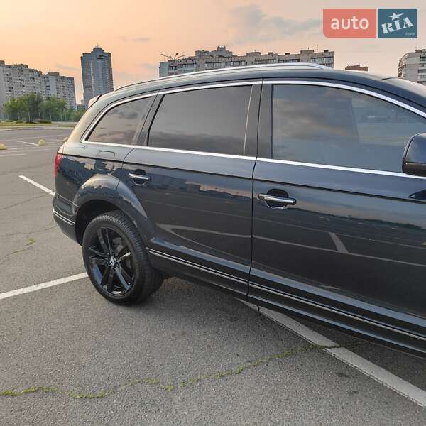 Внедорожник / Кроссовер Audi Q7 2010 в Киеве