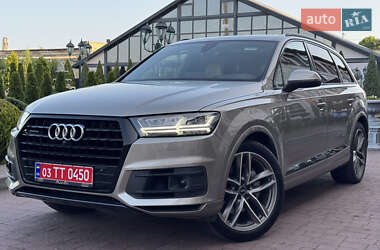 Позашляховик / Кросовер Audi Q7 2017 в 