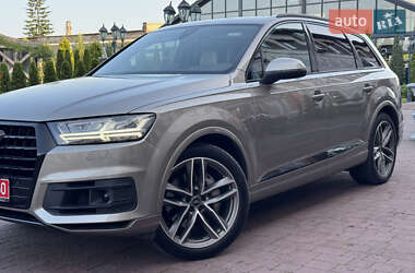 Позашляховик / Кросовер Audi Q7 2017 в 