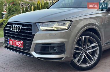 Позашляховик / Кросовер Audi Q7 2017 в 