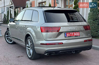 Позашляховик / Кросовер Audi Q7 2017 в 