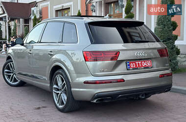 Позашляховик / Кросовер Audi Q7 2017 в 