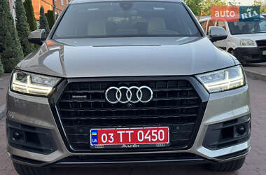 Позашляховик / Кросовер Audi Q7 2017 в 