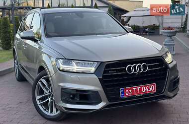 Позашляховик / Кросовер Audi Q7 2017 в 