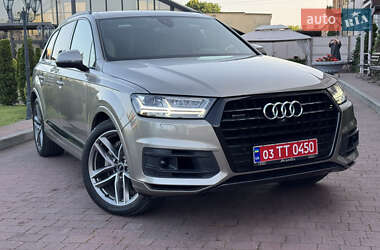 Позашляховик / Кросовер Audi Q7 2017 в 