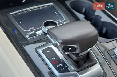 Позашляховик / Кросовер Audi Q7 2017 в 