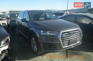 Внедорожник / Кроссовер Audi Q7 2016 в 