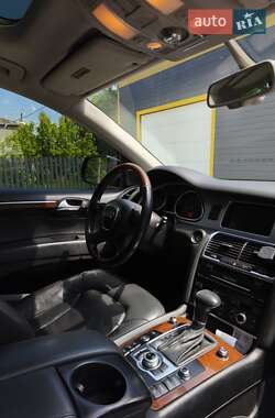 Внедорожник / Кроссовер Audi Q7 2011 в 