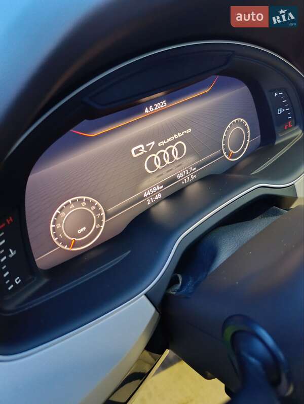 Внедорожник / Кроссовер Audi Q7 2017 в Хырове
