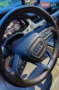 Внедорожник / Кроссовер Audi Q7 2017 в 