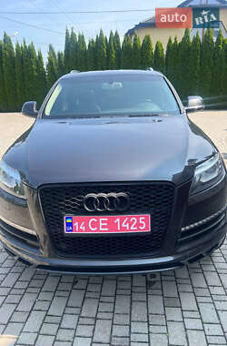 Внедорожник / Кроссовер Audi Q7 2014 в 