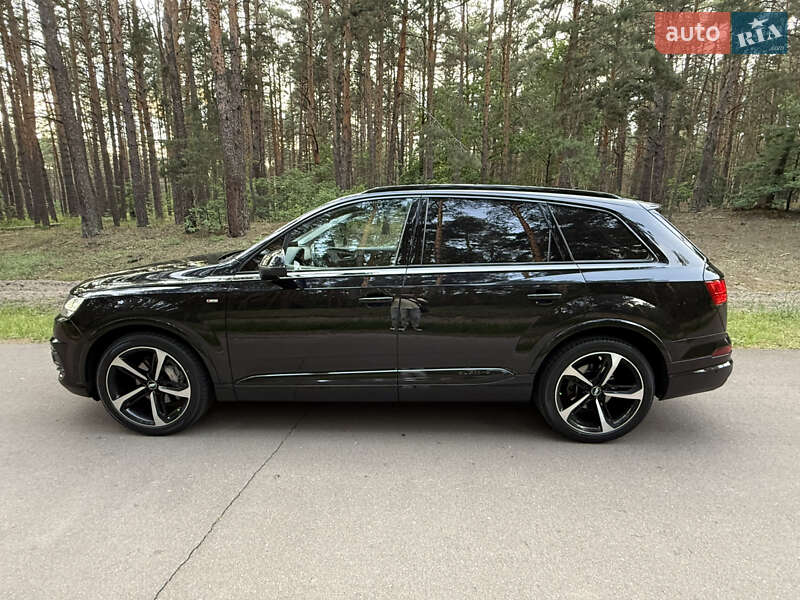 Внедорожник / Кроссовер Audi Q7 2019 в Киеве