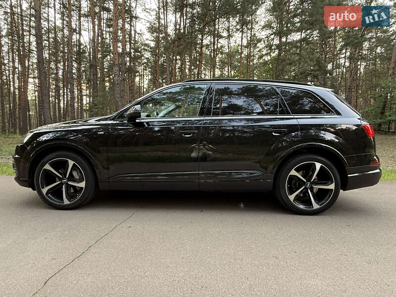 Внедорожник / Кроссовер Audi Q7 2019 в Киеве