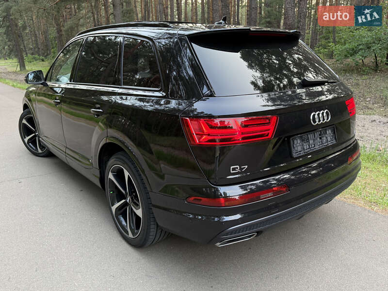 Внедорожник / Кроссовер Audi Q7 2019 в Киеве