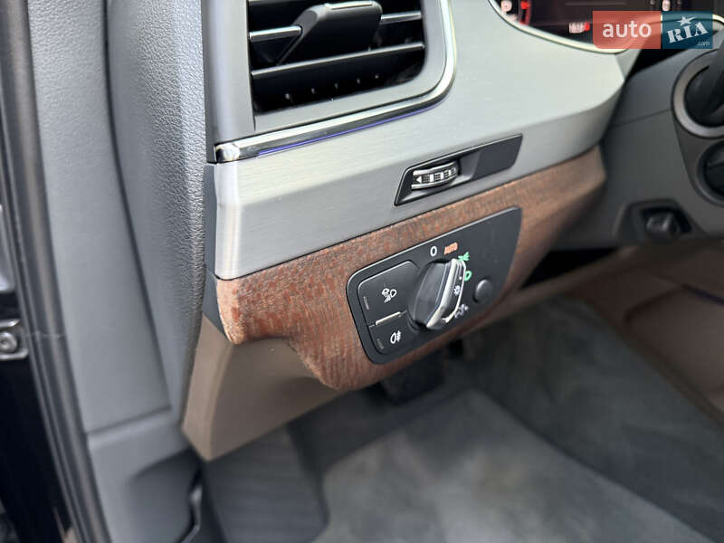 Внедорожник / Кроссовер Audi Q7 2019 в Киеве