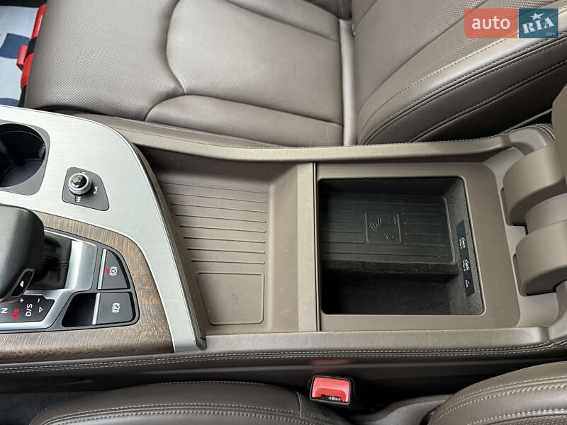 Внедорожник / Кроссовер Audi Q7 2019 в Киеве