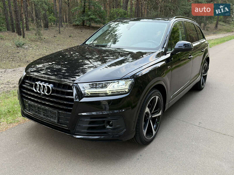 Внедорожник / Кроссовер Audi Q7 2019 в Киеве