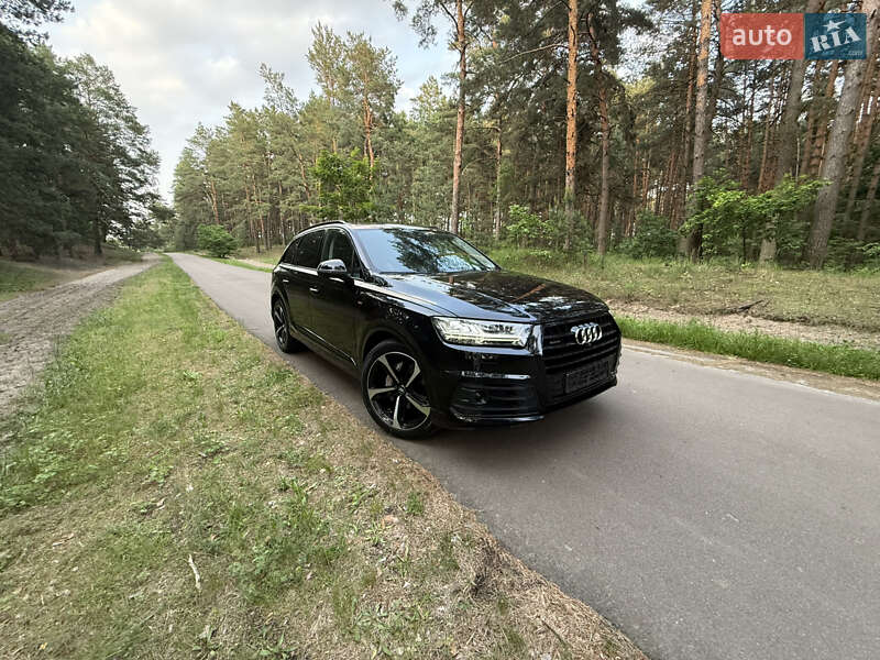 Внедорожник / Кроссовер Audi Q7 2019 в Киеве