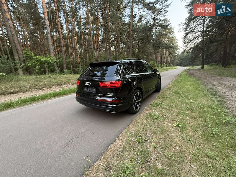 Внедорожник / Кроссовер Audi Q7 2019 в Киеве