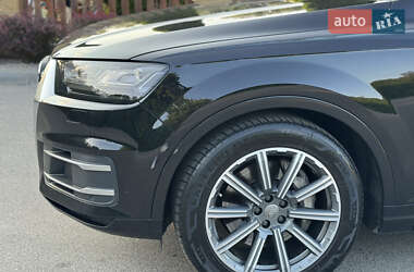 Внедорожник / Кроссовер Audi Q7 2015 в 