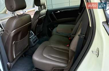 Внедорожник / Кроссовер Audi Q7 2012 в 