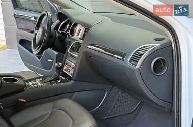 Внедорожник / Кроссовер Audi Q7 2012 в 