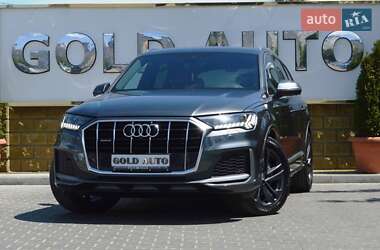 Позашляховик / Кросовер Audi Q7 2020 в 