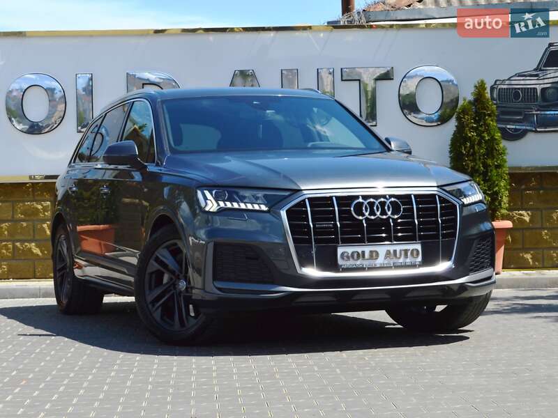 Позашляховик / Кросовер Audi Q7 2020 в 