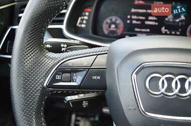 Позашляховик / Кросовер Audi Q7 2020 в 