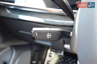 Позашляховик / Кросовер Audi Q7 2020 в 