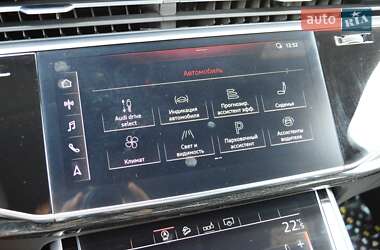 Позашляховик / Кросовер Audi Q7 2020 в 