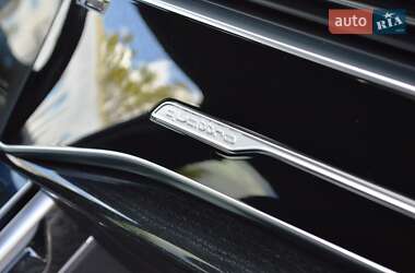 Позашляховик / Кросовер Audi Q7 2020 в 