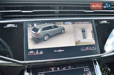 Позашляховик / Кросовер Audi Q7 2020 в 