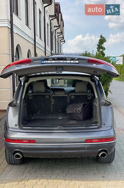 Внедорожник / Кроссовер Audi Q7 2012 в 