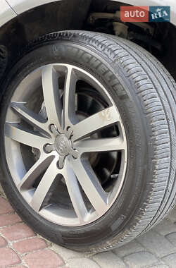 Внедорожник / Кроссовер Audi Q7 2012 в 