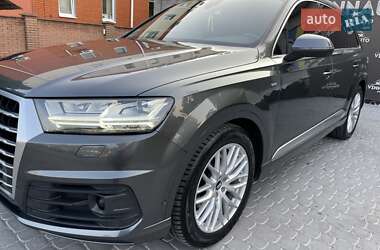 Внедорожник / Кроссовер Audi Q7 2018 в 