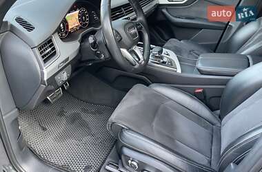 Внедорожник / Кроссовер Audi Q7 2018 в 